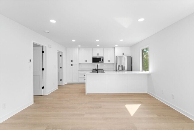 1411 Chesapeake St Unit 1411-C