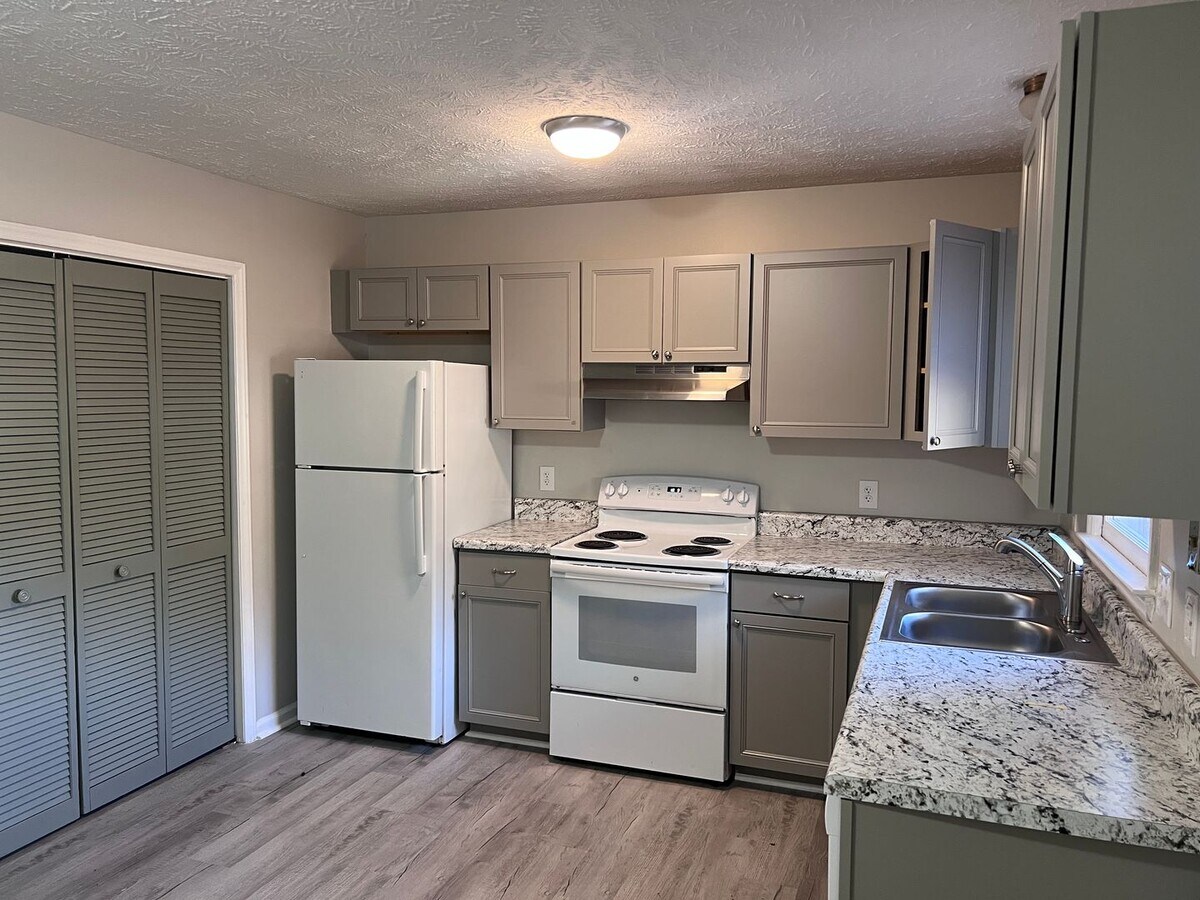 Photo - Town home for rent - near Hospital and Dou...