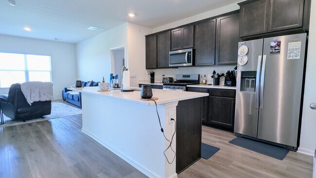 Photo - 1194 Woodlily Ln