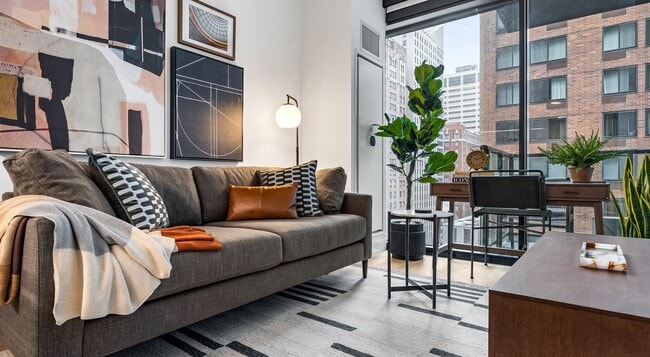 Photo - 515 N St Clair St