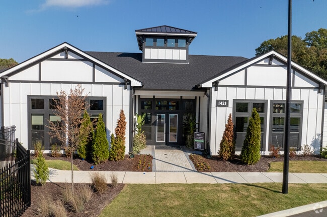 Photo - Novo Hickory Highlands