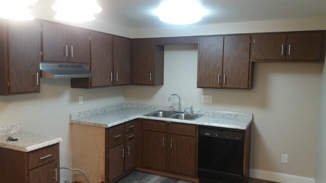Building Photo - 1386 Lincoln Dr Unit B