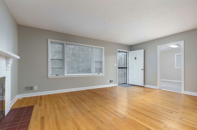 Photo - 1411 Herr Ln