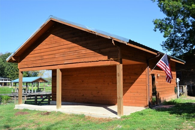 Photo - 1472 Lakeside Dr