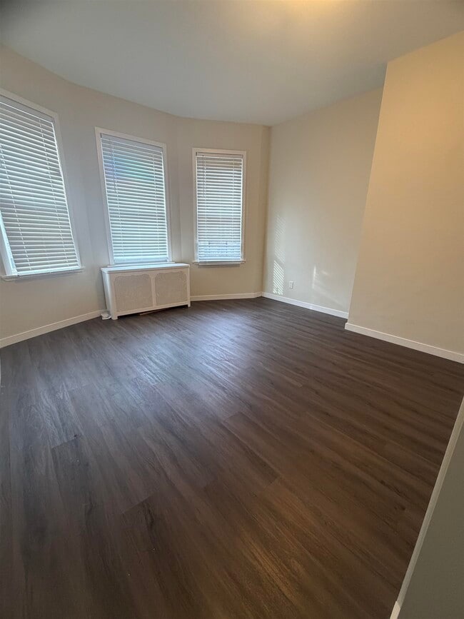 Photo - 70 Charles St