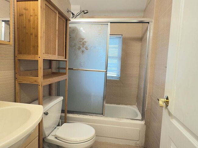 Photo - "Charming 2-Bedroom Retreat in Douglaston – Cozy Comfort with 710 Sq Ft of Living Space!"