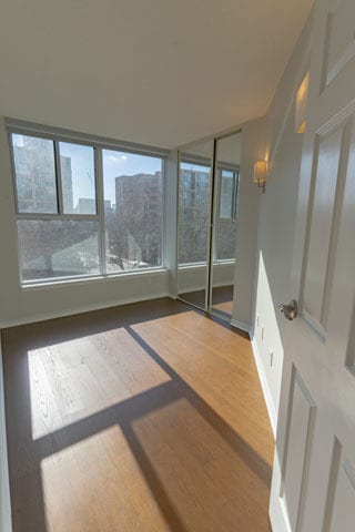 Photo - 222-222 The Esplanade