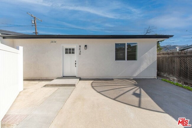 Building Photo - 8430 Glenoaks Blvd