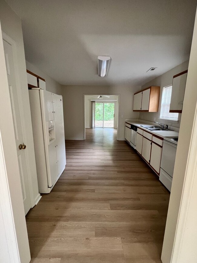 Photo - 3 Bedroom 2 Bath House (Lawncare INCLUDED!)