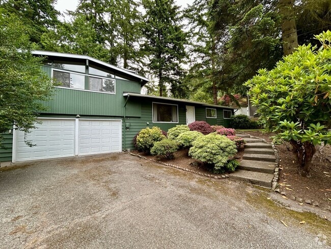 Building Photo - Stunning 3 bedroom in Edmonds! Available now! Rental