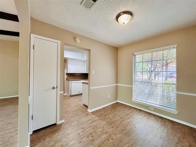 Photo - 1508 Thornridge Rd