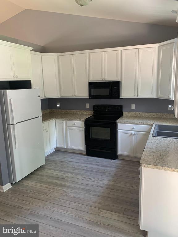 Photo - 454 Wakefield Dr