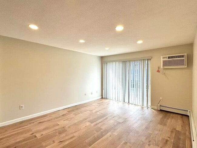 Photo - 37 South St Unit 7