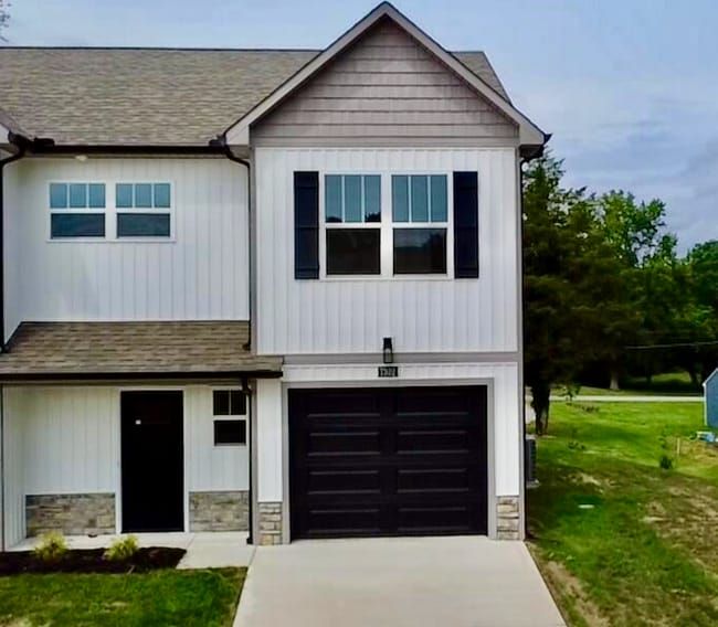 Building Photo - 7302 Bonnie Marie Way