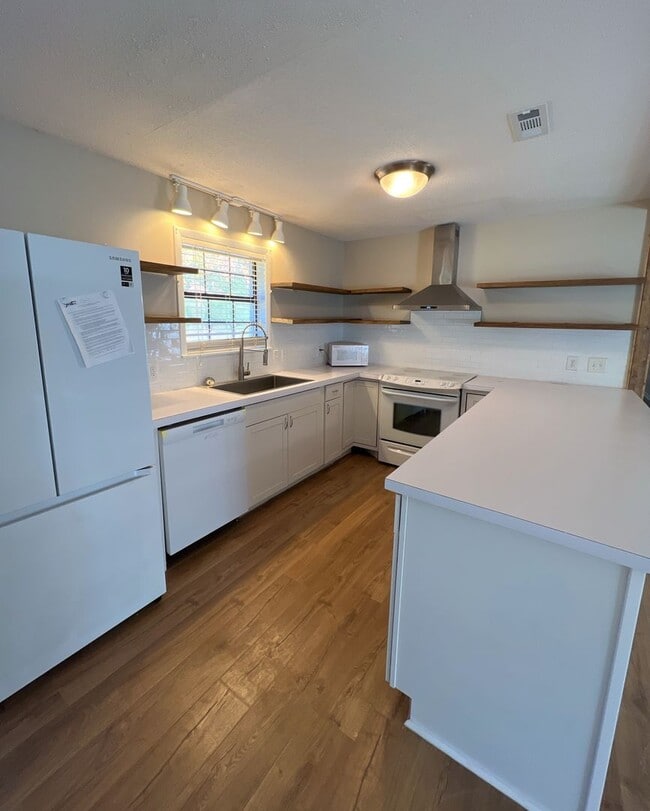 Photo - 130 Richard Dr