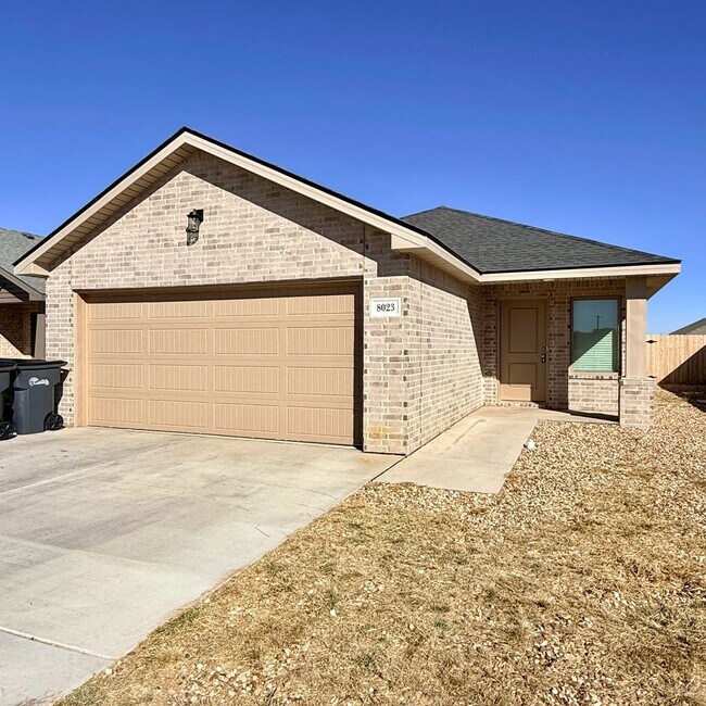 Photo - 1/2 Off First Months Rent! - 3 Bedroom 2 Bath Home Available Now In Elm Meadows!