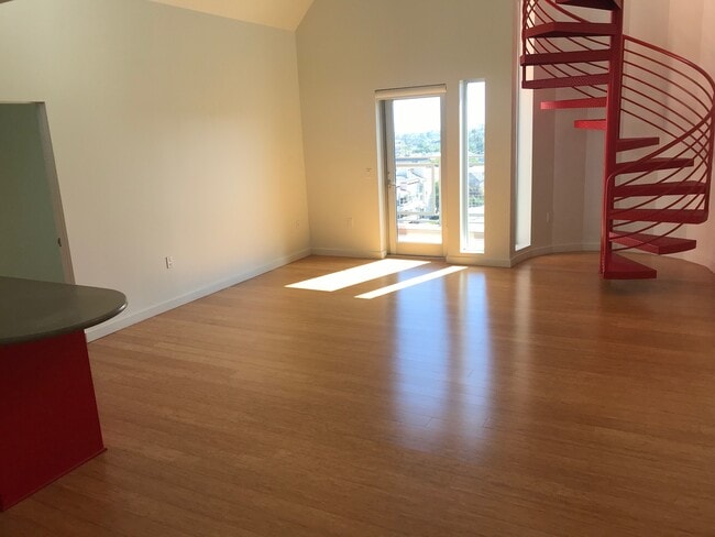 605 - 2/2 - Palms Point Apartments Unit 405