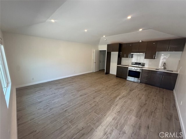 7572 Delia Ave