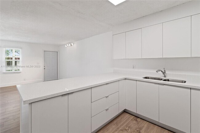 Photo - 805 NW 13th St