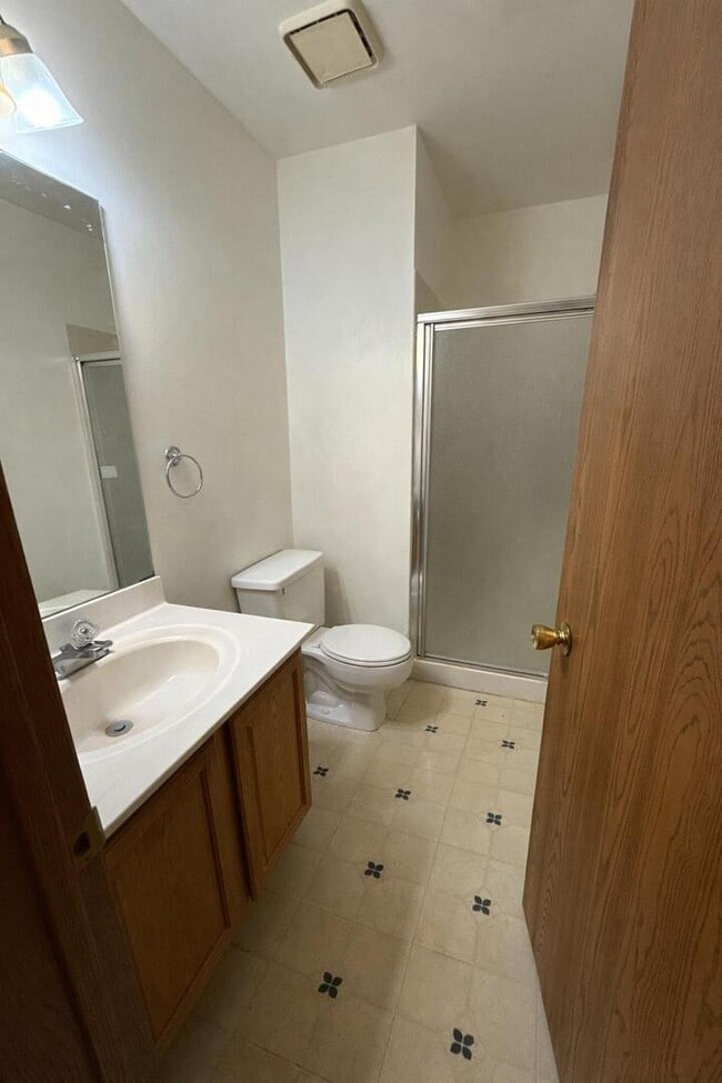 Photo - 303 Newport Ln Unit C1