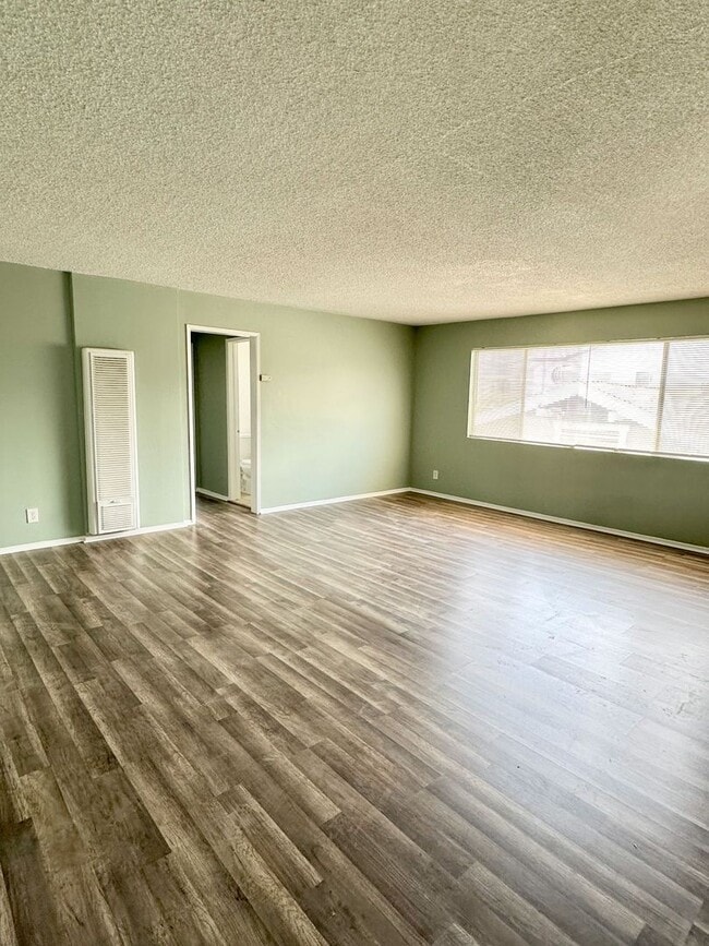 1746 E 10th St Unit 7