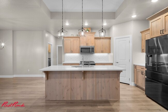 Photo - Modern 5 Bedroom Home in Cedar City!