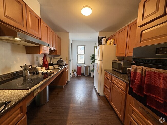 Building Photo - 888 Washington St Unit 1 Rental