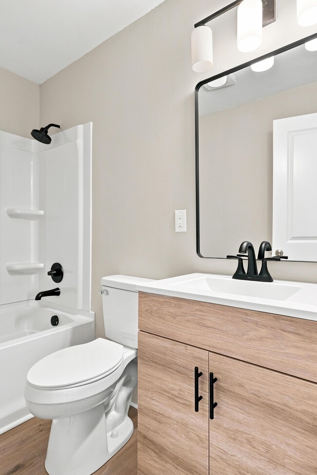Photo - 508 Hiawatha Cir