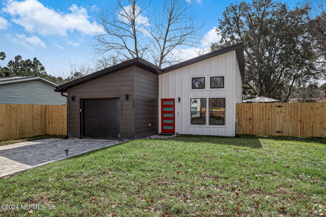 Building Photo - 1037 Collier Blvd Rental