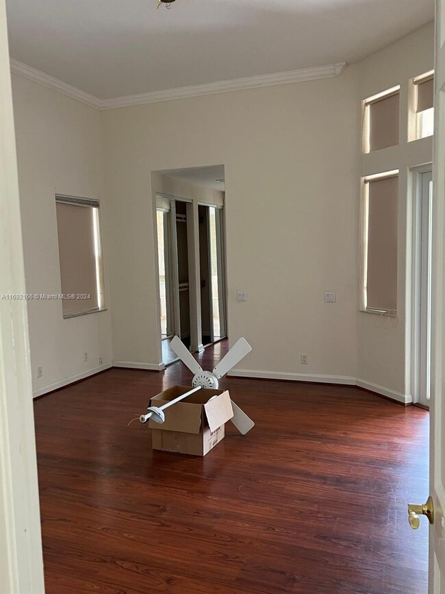 Photo - 2694 Oakmont