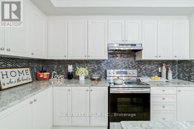Photo - 121 Luzon Ave