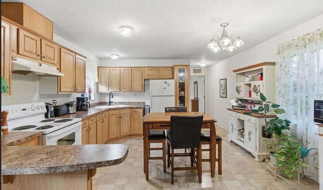 Photo - 19141 Joselyn Rd SW