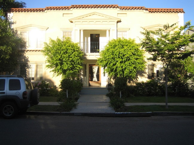 Building Photo - 140 Roxbury Dr Unit 11