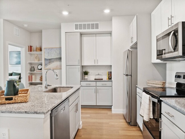 Building Photo - Reserve at Ventana Lakes