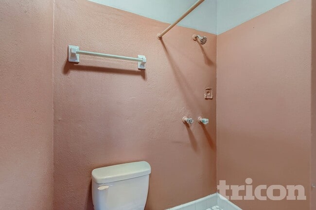 Photo - 2034 Brampton Rd