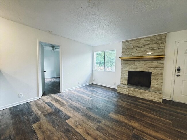 9906 Hundred Oaks Cir Unit B