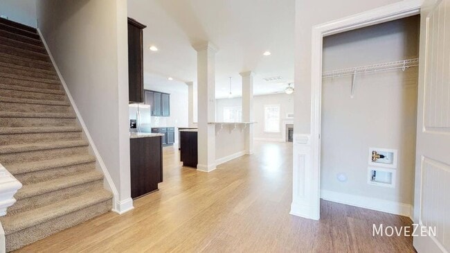 Photo - 541 Barneswyck Dr