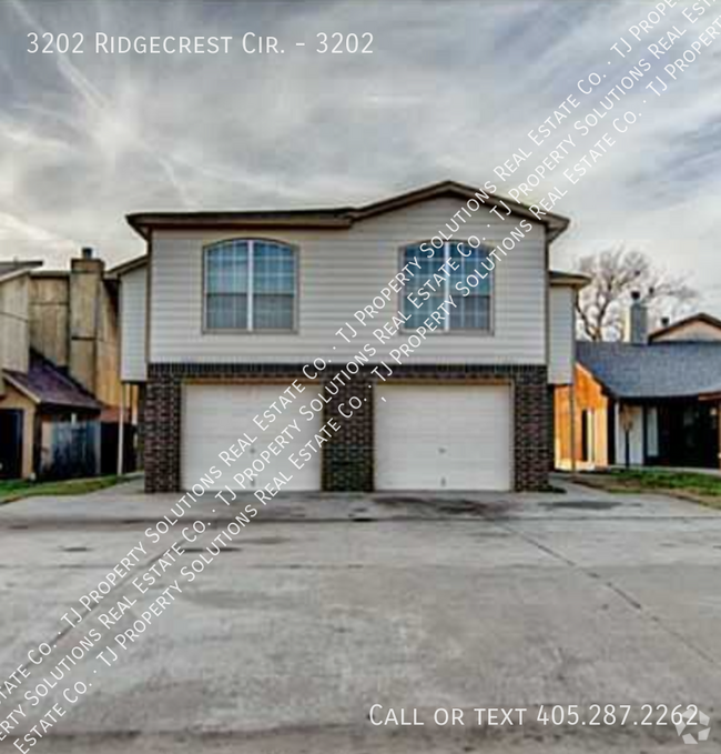 Building Photo - Spacious two bedroom townhome! Unit 3202