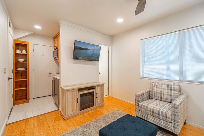 Photo - 820 Oriole Way Unit SI ID1542646P