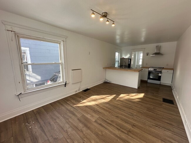 Photo - 260 Morgan St Unit 260 Morgan Street -  1