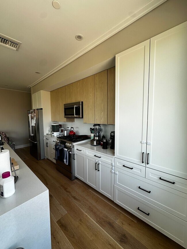Photo - Spacious 2 Bed, 2 Bath Luxury Condo with D...