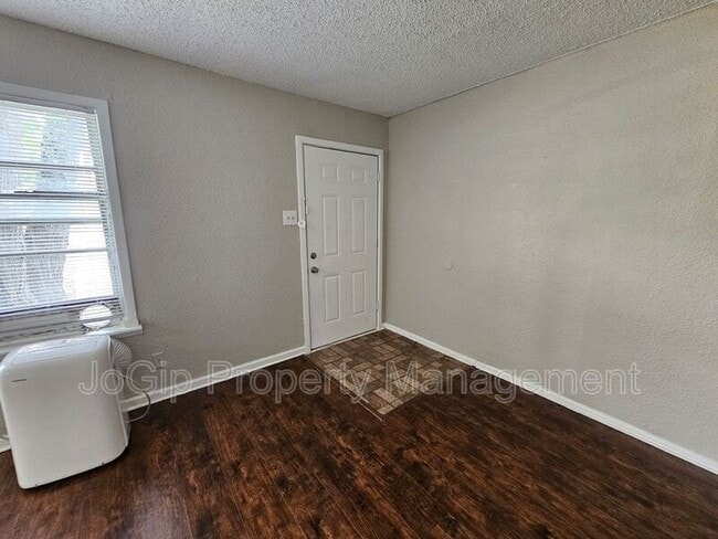 Photo - 6365 Hollis Ave