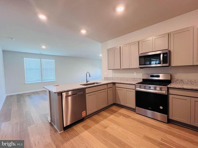 Building Photo - 120 Ridgley Blvd Rental