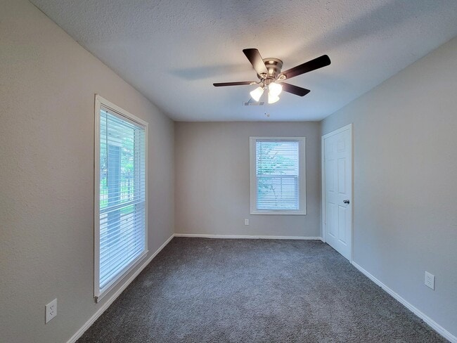 Photo - 5606 Willow Glen Dr