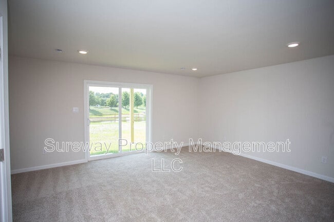 Photo - 234 Macoun Way