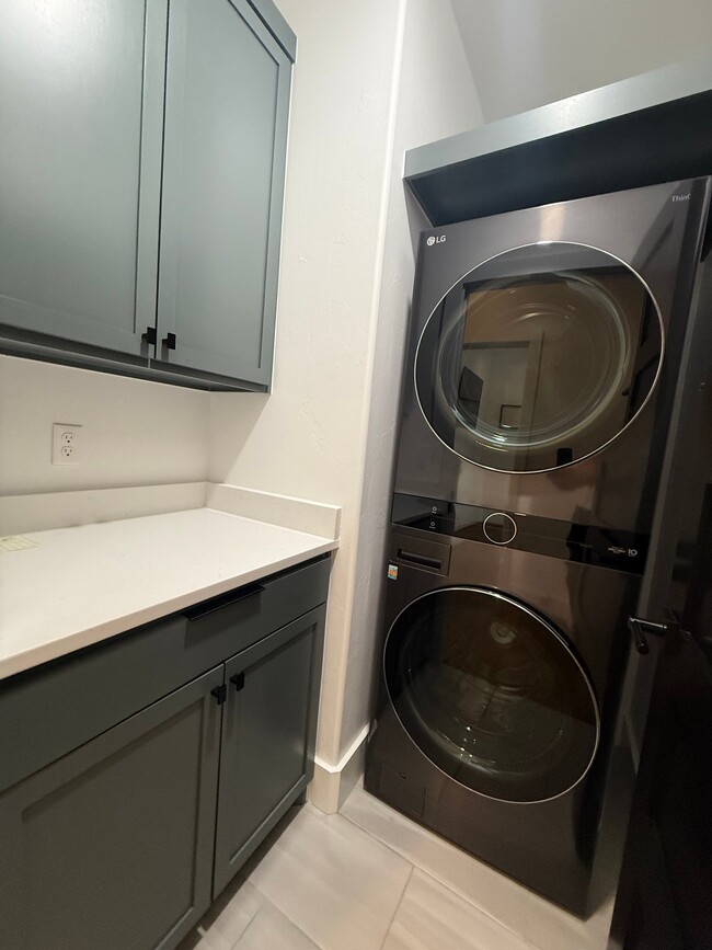 Photo - 1921 Runway Blvd