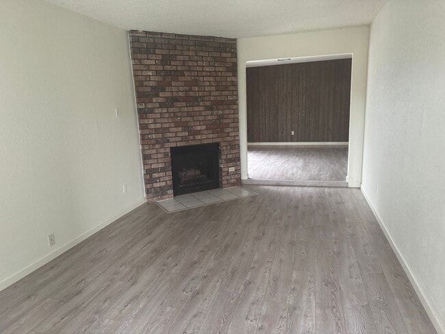 Photo - 3325-3327 Jayanne Way Unit 3325
