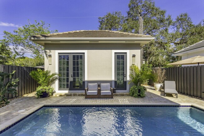 Photo - 505 SW 16th Ct