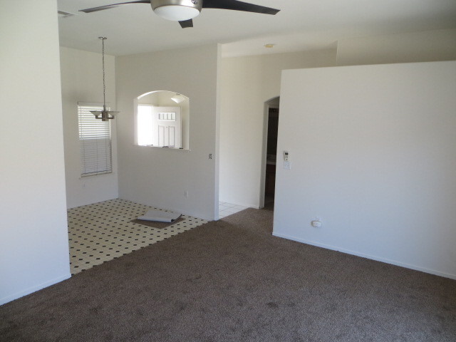 Photo - Kerman Westside Home, 3+BR/2BA, Built 2002 - Lots of Amenities!