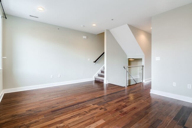 Photo - 2633 Catharine St Unit B